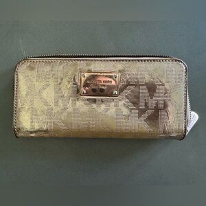MICHAEL KORS GOLD WALLET CLUTCH